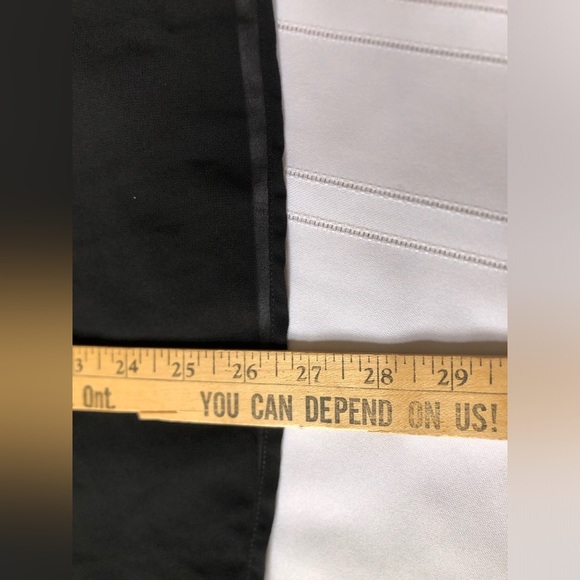 Elegant Black Sleeveless Top - Picture 4 of 12